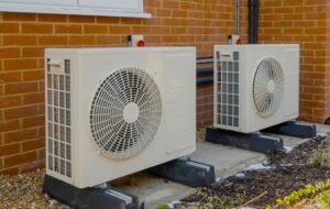 how much electricity does a heat pump use per month