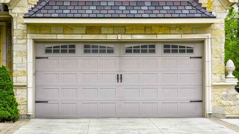 Value of Contracting Out Garage Door Repairs to Professionals